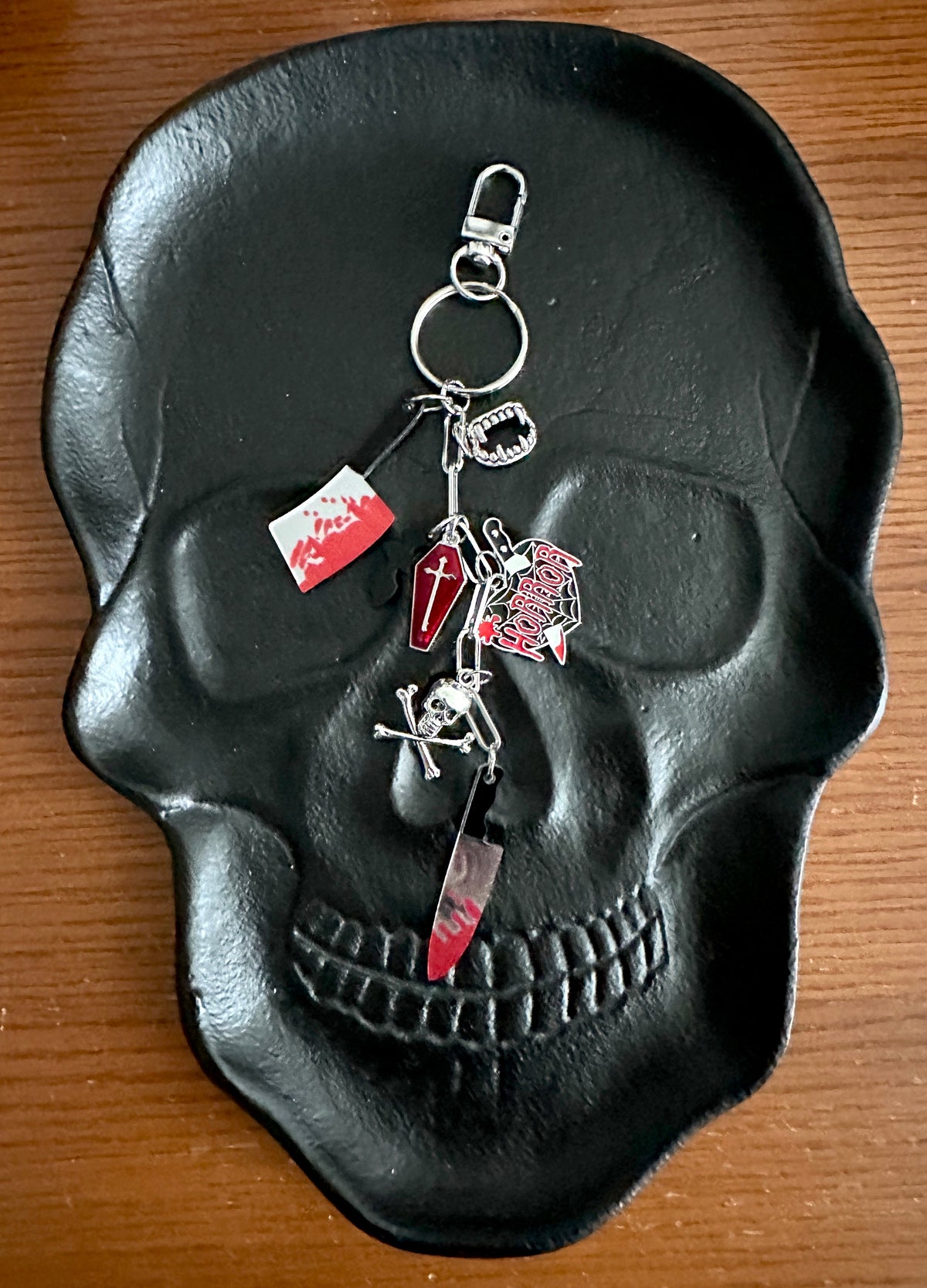 Horror Lover Bag Charm Keychain – Spooky Gift for Goths, Horror Fans & Halloween Lovers