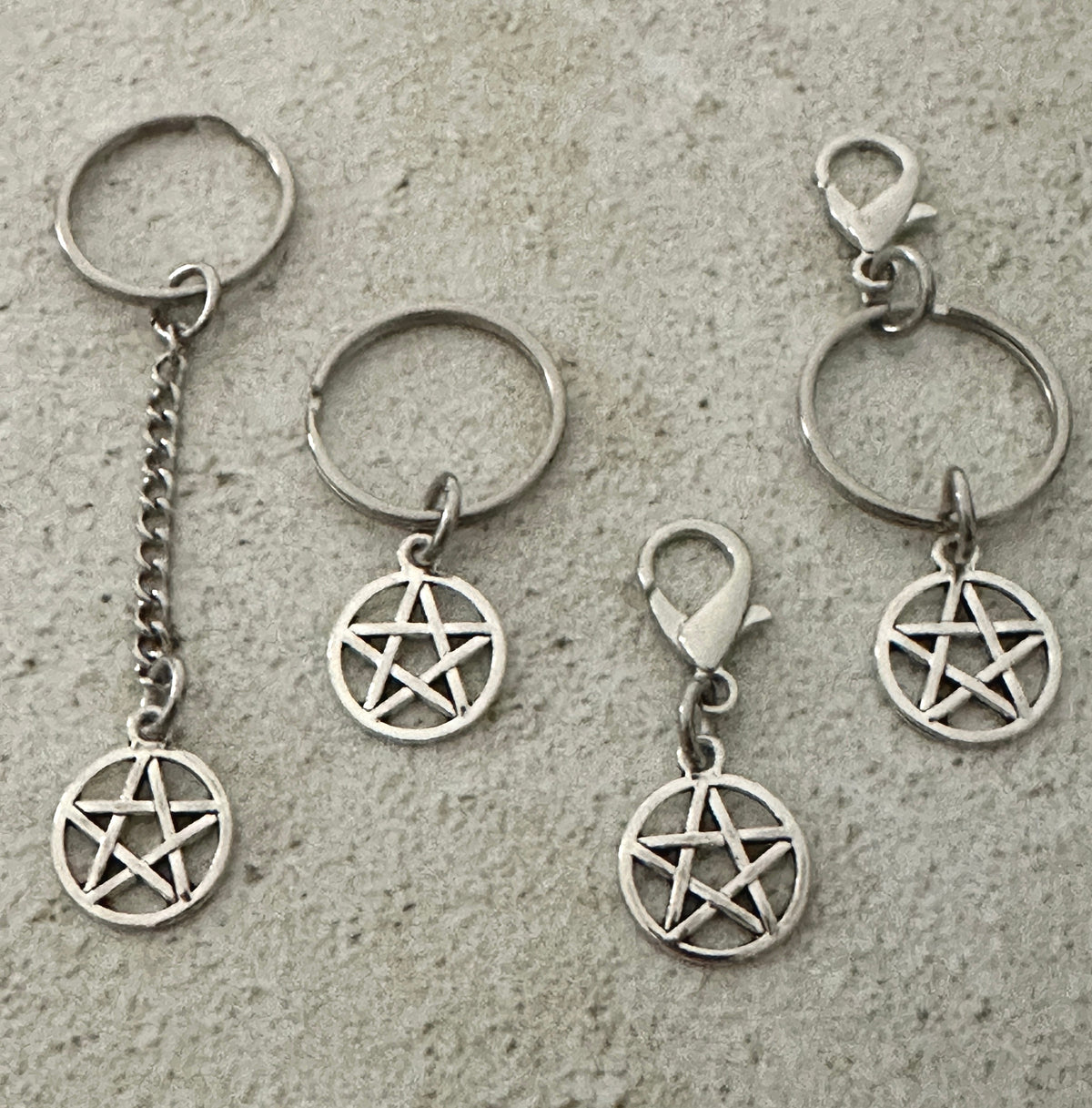 Pentacle Keychain Charm – Witchy Zipper Pull Bag Charm for Witches & Pagans