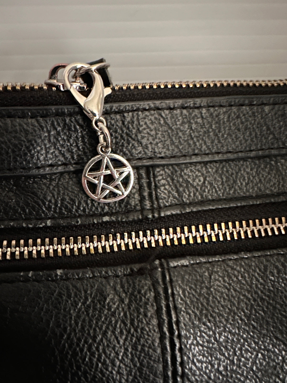 Pentacle Keychain Charm – Witchy Zipper Pull Bag Charm for Witches & Pagans