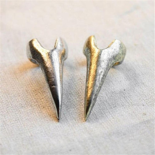Retro punk gothic claw ring tips, perfect for creating a bold fashion statement in any outfit.