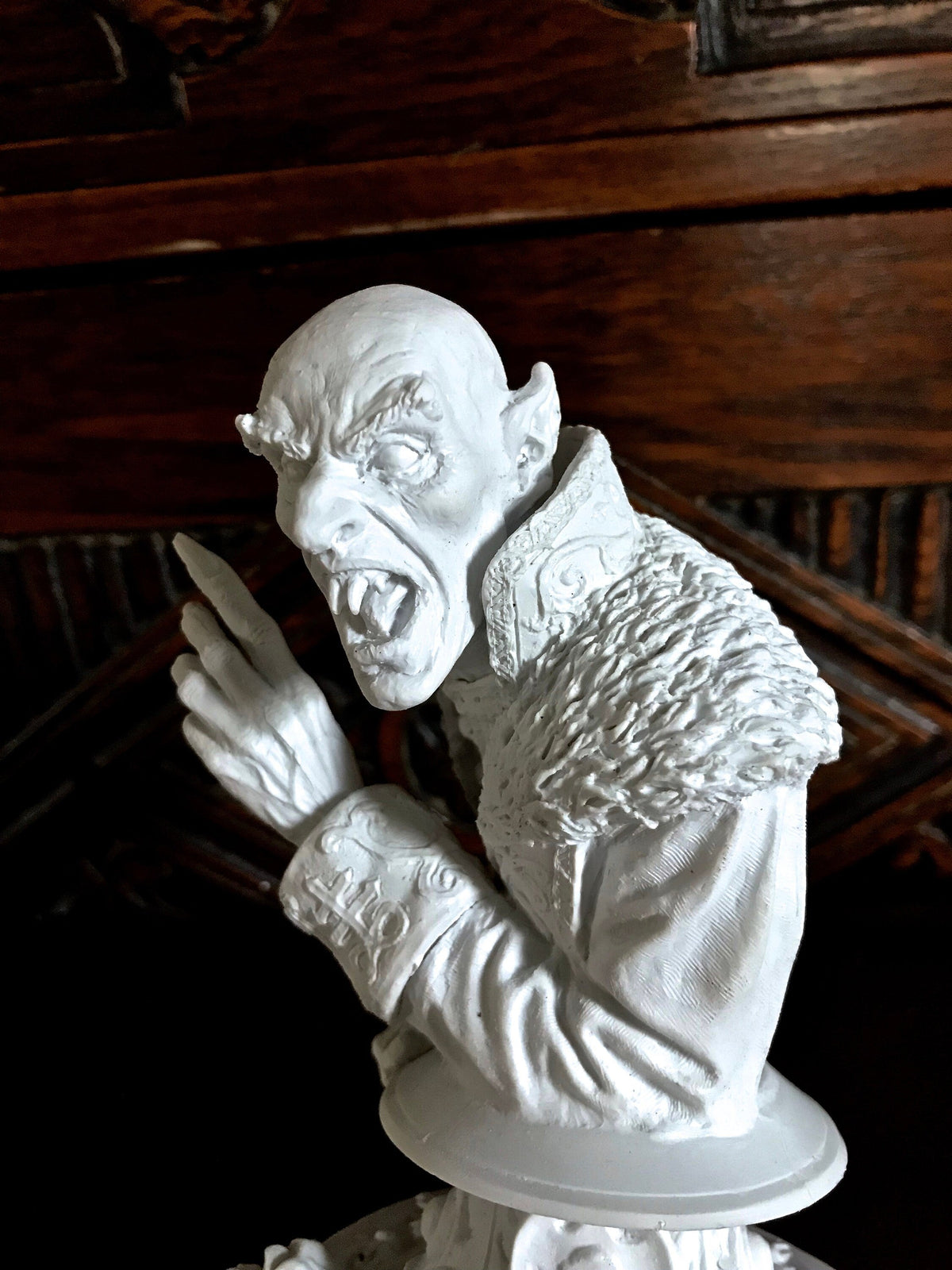 Dracula: Nosferatu Bust,Resin Sculpture | Legendary Vampire Figurine