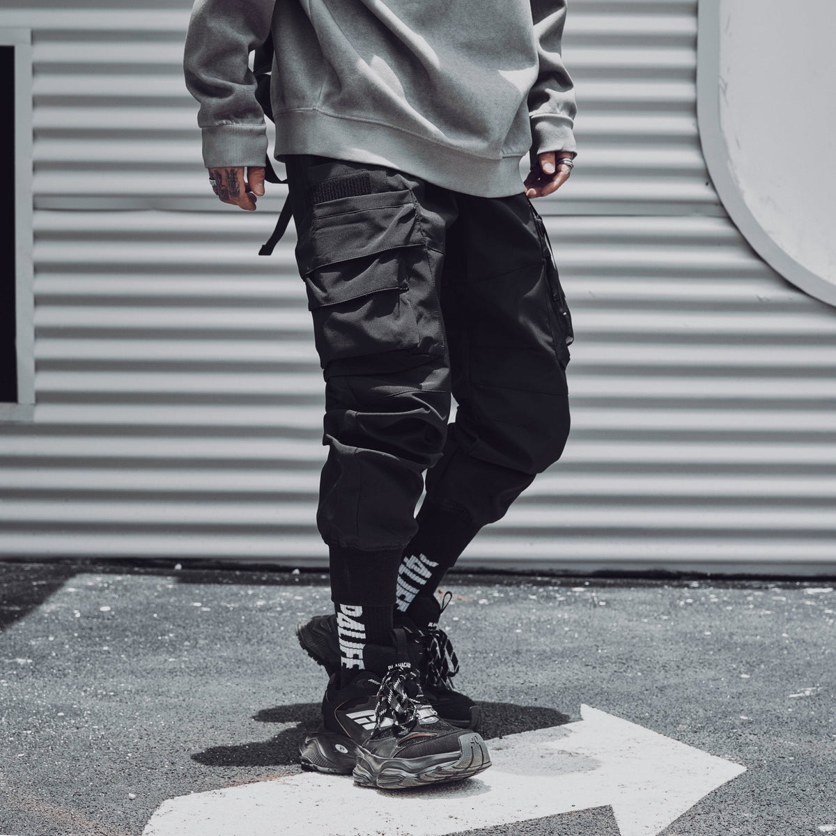 IBP442 Matte Black Cargo Joggers