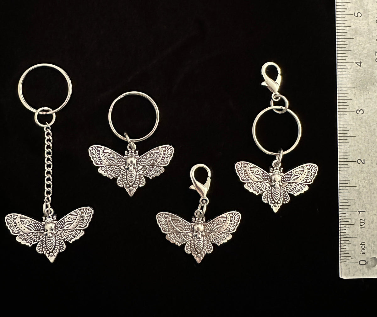 Mothman Cryptid Keychain – Horror Lover Bag Charm for Goths & Paranormal Fans