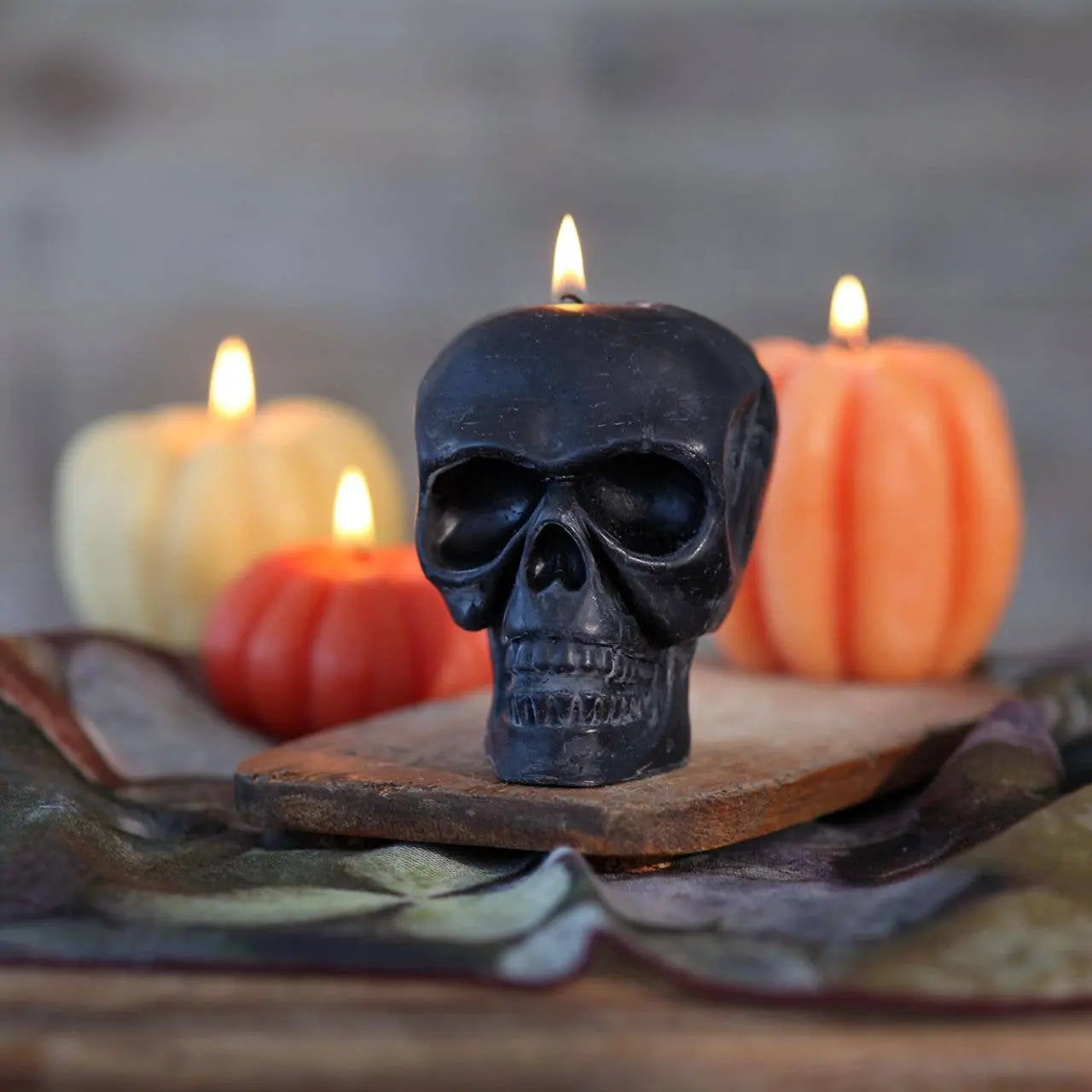 Sculpted Skull Candle – 100% Beeswax – Black - Handcrafted