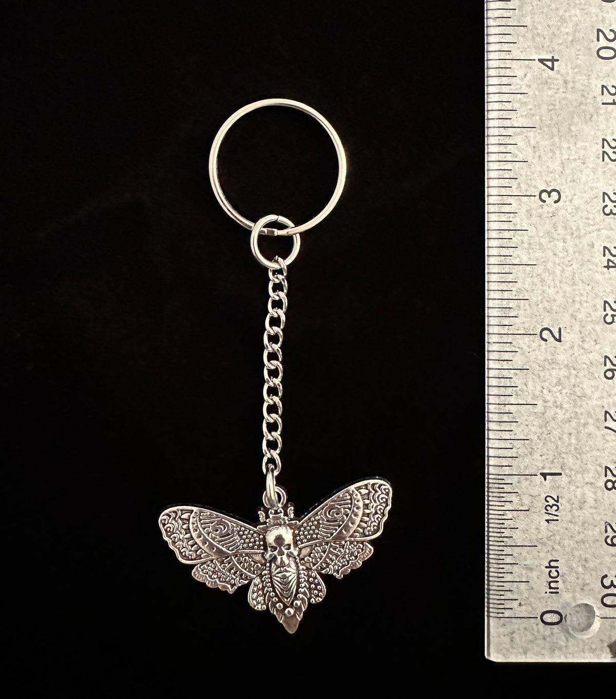 Mothman Cryptid Keychain – Horror Lover Bag Charm for Goths & Paranormal Fans