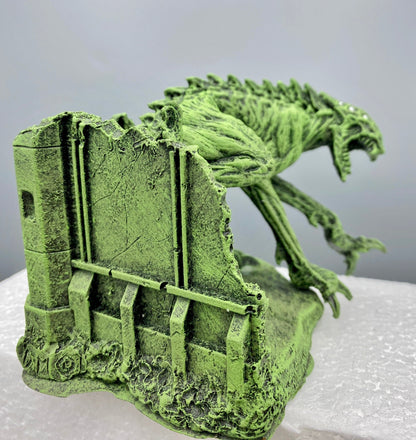 H.P. Lovecraft’s Hound of Tindalos Statue, Hand Painted Sculpture
