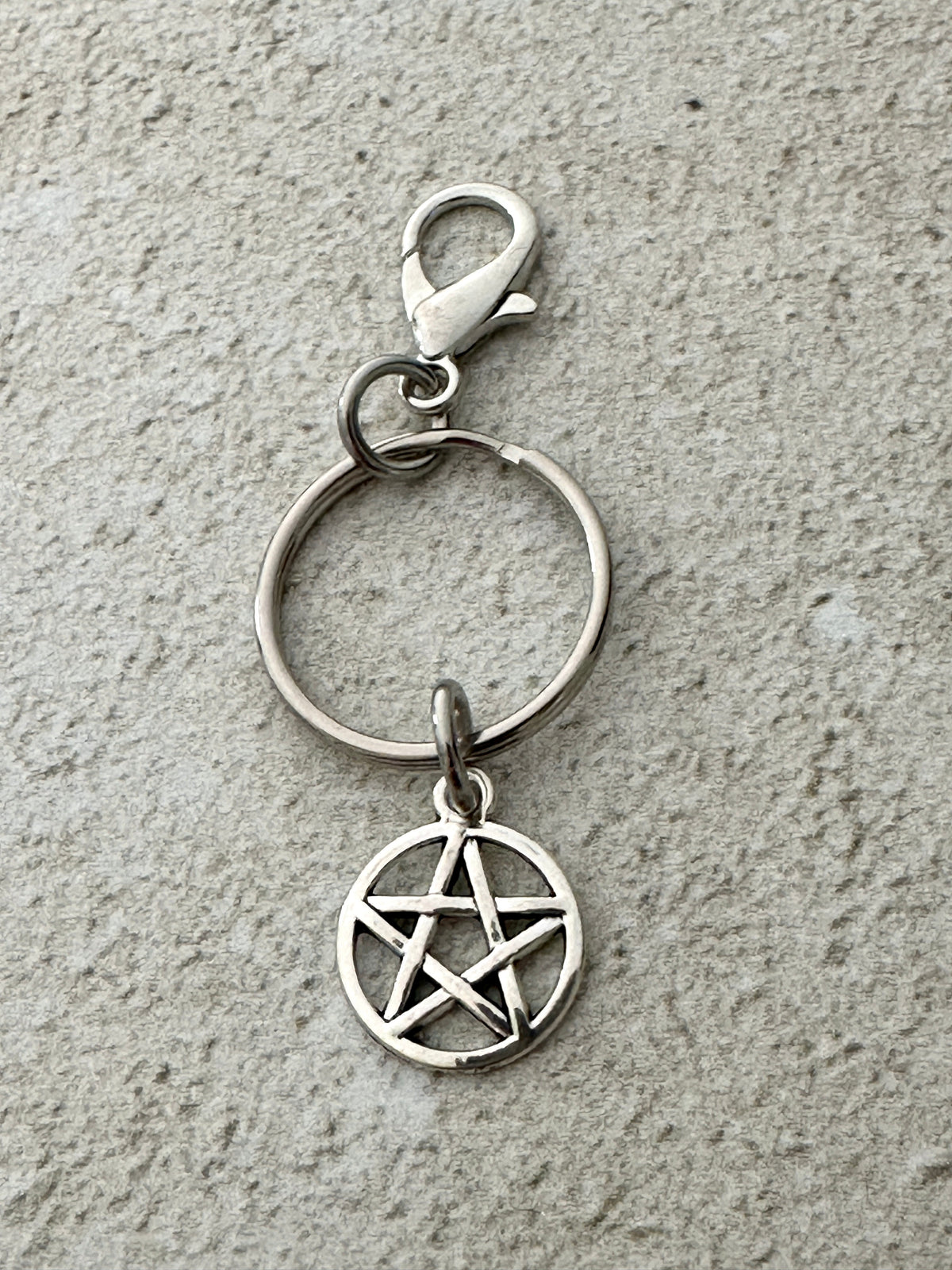 Pentacle Keychain Charm – Witchy Zipper Pull Bag Charm for Witches & Pagans