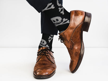 Skull and Crossbones Socks - Shadow Threadz Crypt
