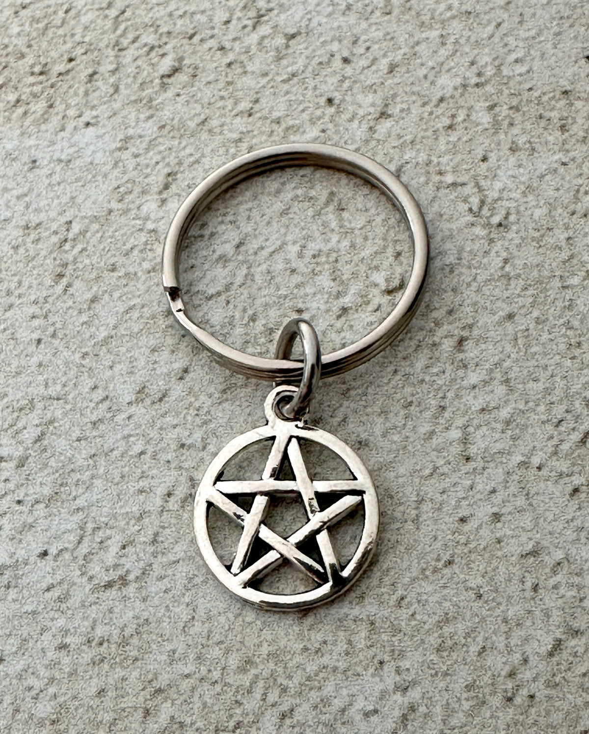 Pentacle Keychain Charm – Witchy Zipper Pull Bag Charm for Witches & Pagans