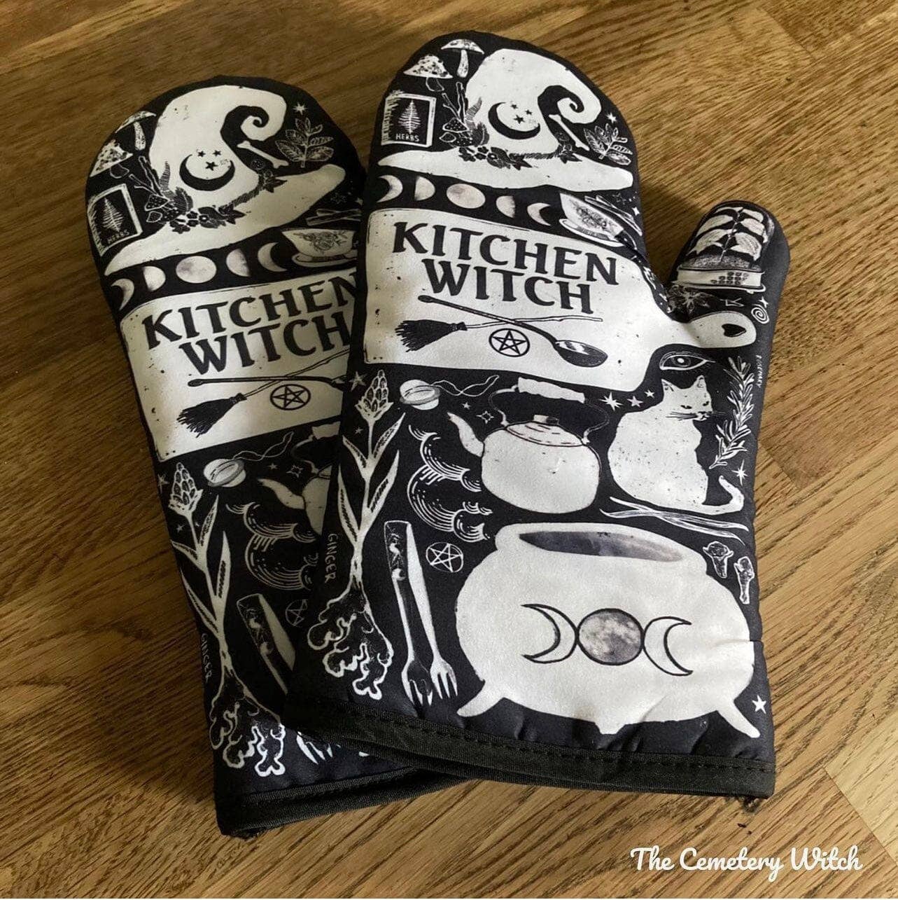 Set of 2 Kitchen Witch Oven Mitt | Pot Holders Set
