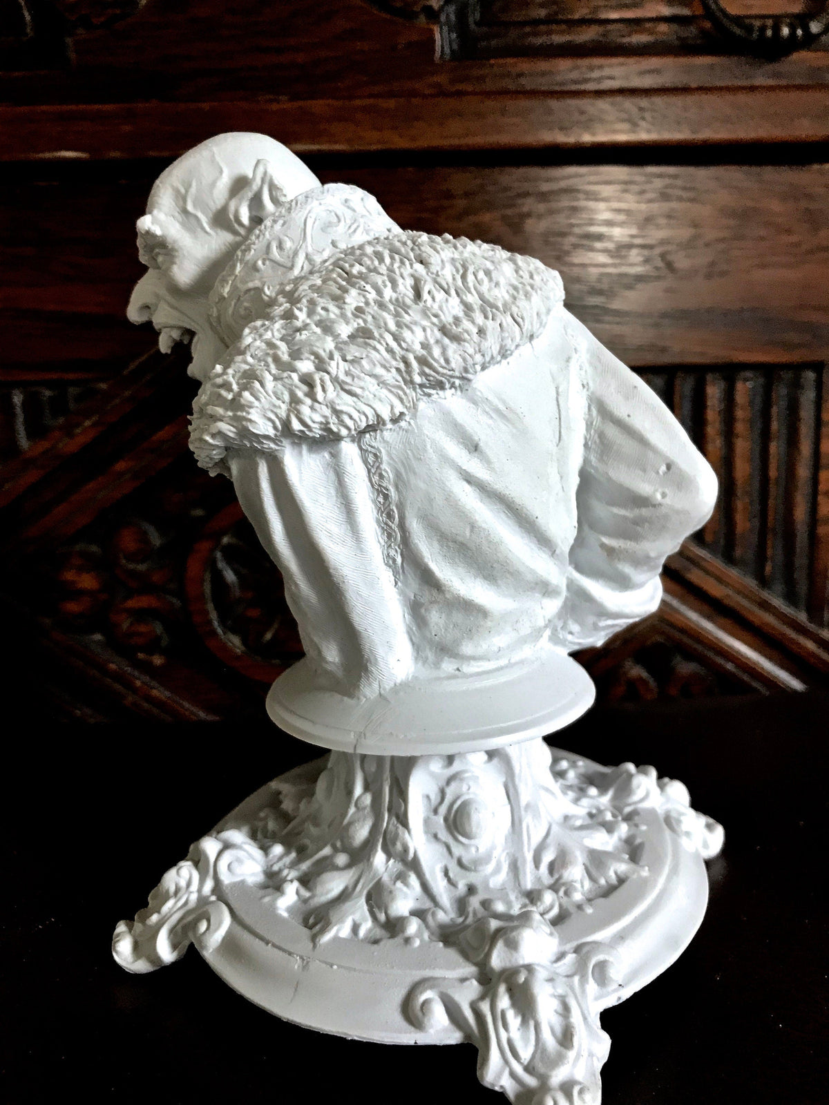 Dracula: Nosferatu Bust,Resin Sculpture | Legendary Vampire Figurine