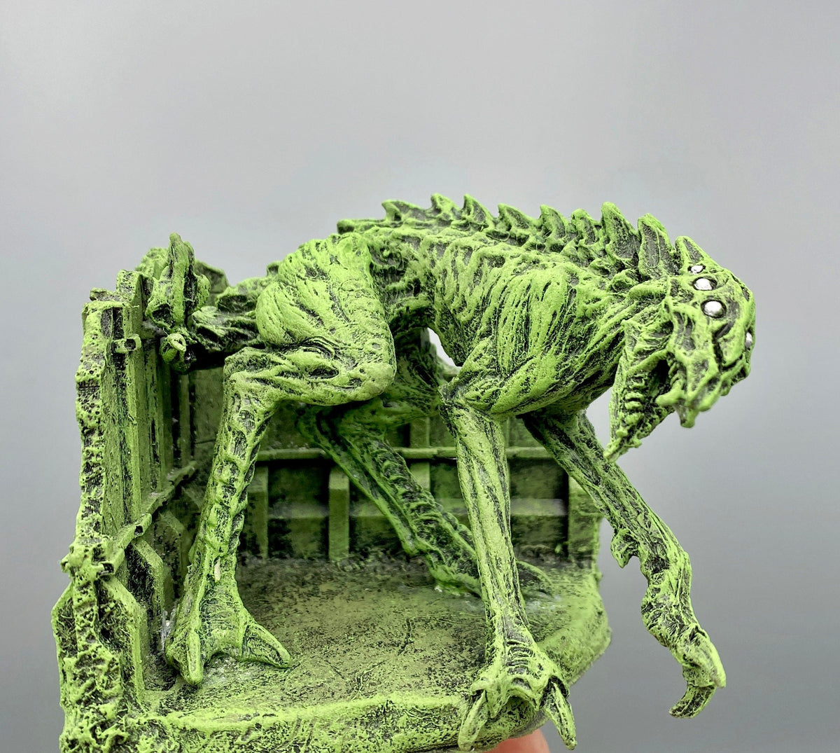 H.P. Lovecraft’s Hound of Tindalos Statue, Hand Painted Sculpture