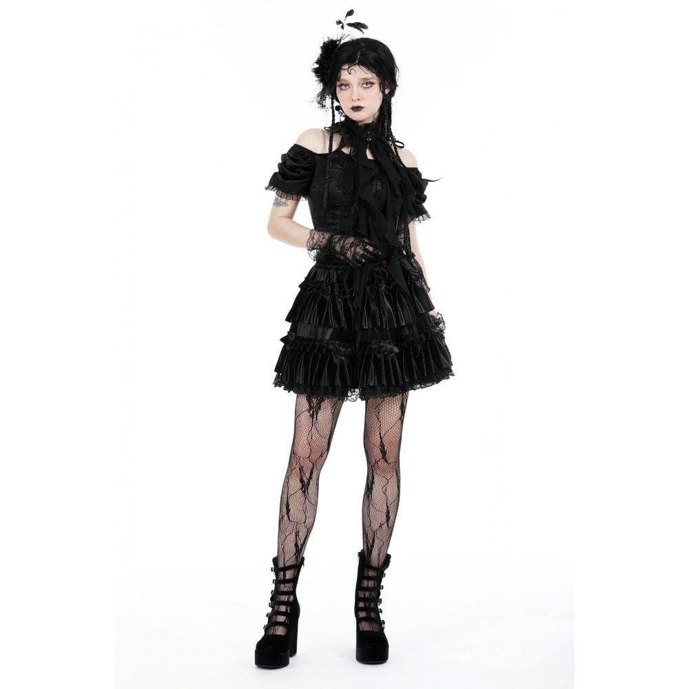 Spider Court Ruffled Lace Collar detail view