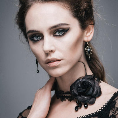Dead Rose Lace Neckband detail view