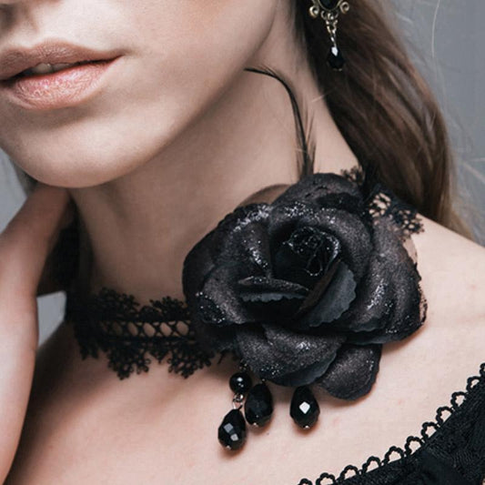 Dead Rose Lace Neckband detail view