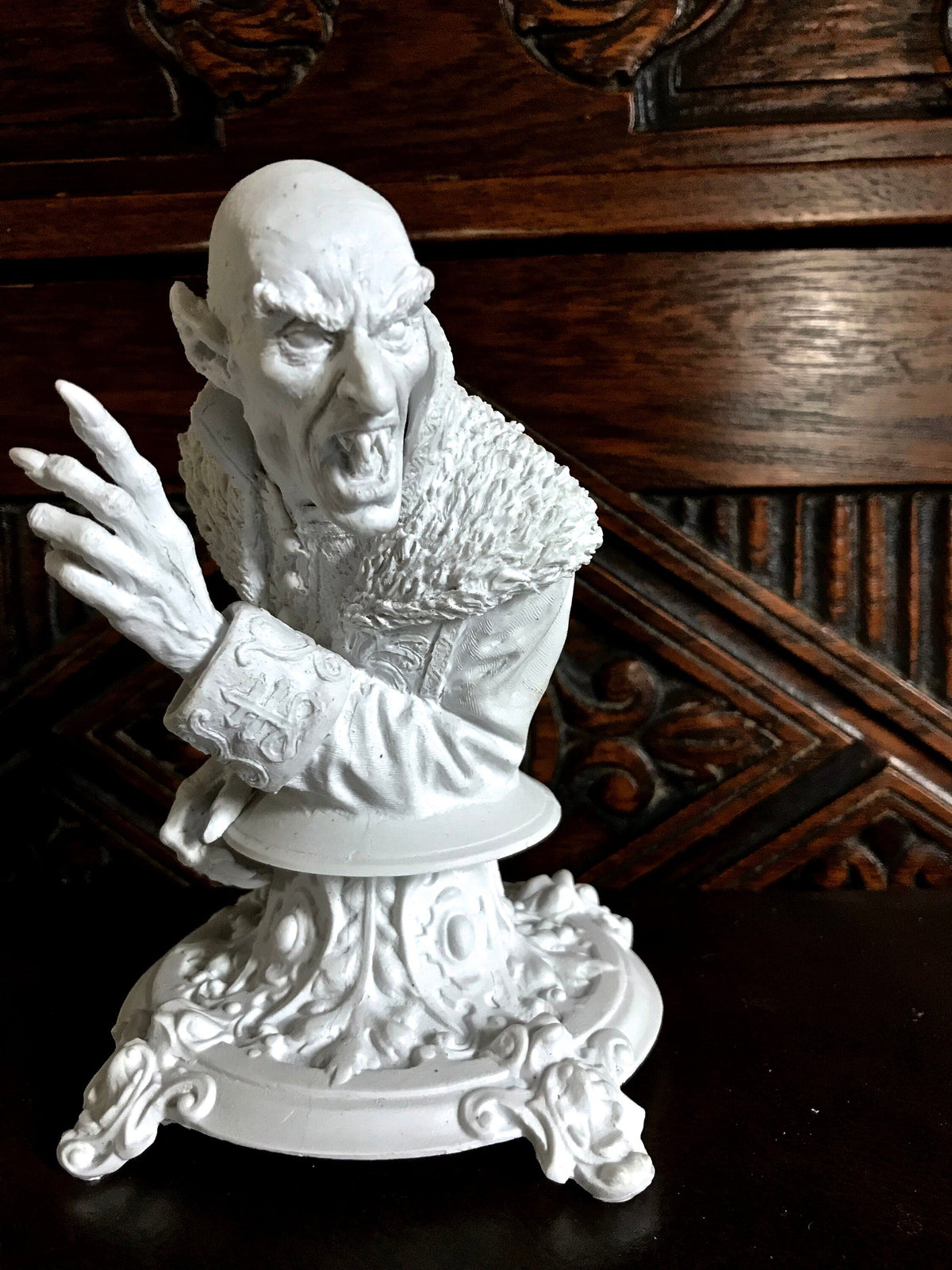 Dracula: Nosferatu Bust,Resin Sculpture | Legendary Vampire Figurine