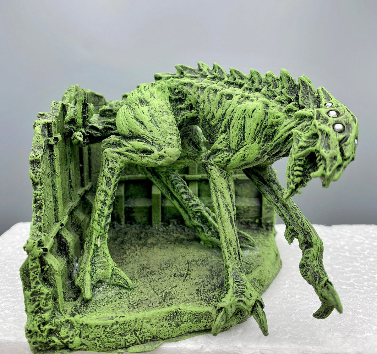 H.P. Lovecraft’s Hound of Tindalos Statue, Hand Painted Sculpture