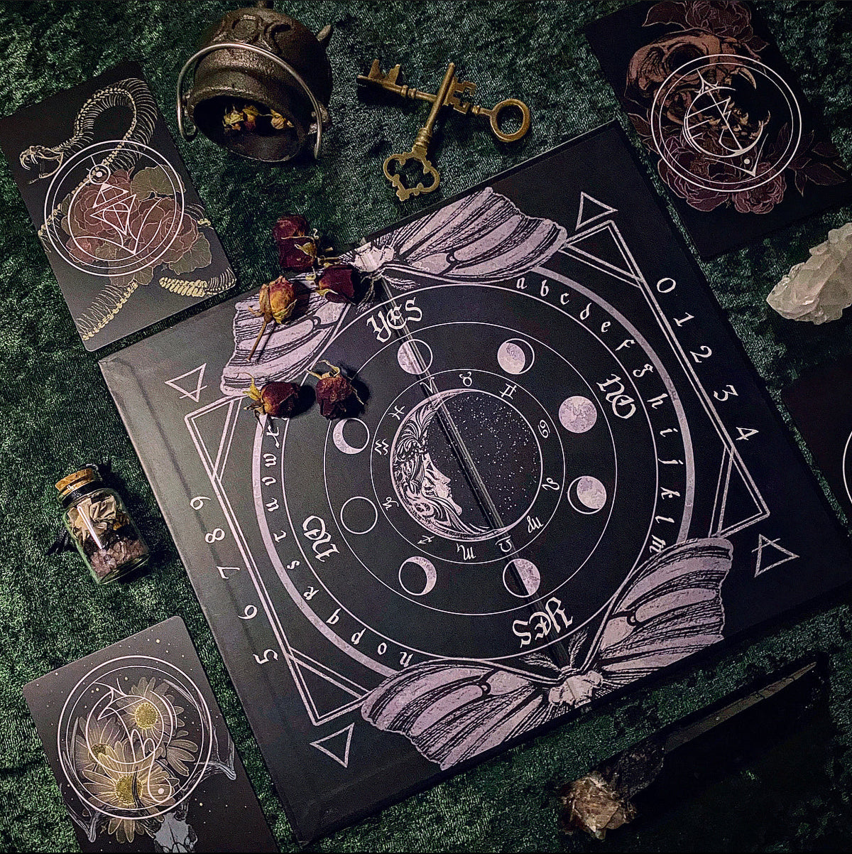 Pendulum Board - Luna Moth