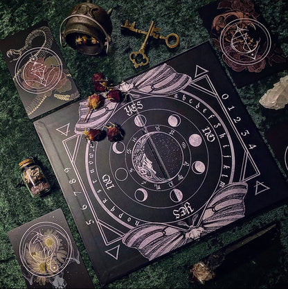 Pendulum Board - Luna Moth