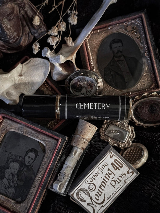 Cemetery (Dragon’S Blood Incense, Earth) Seance Rollerball Oil Perfume